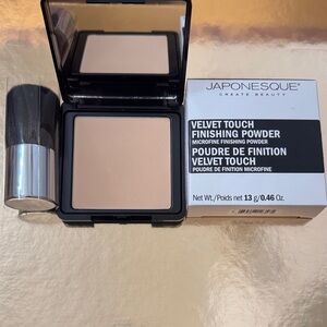 Japonesque Velvet Touch Finishing Powder Shade 3 medium and Free brush